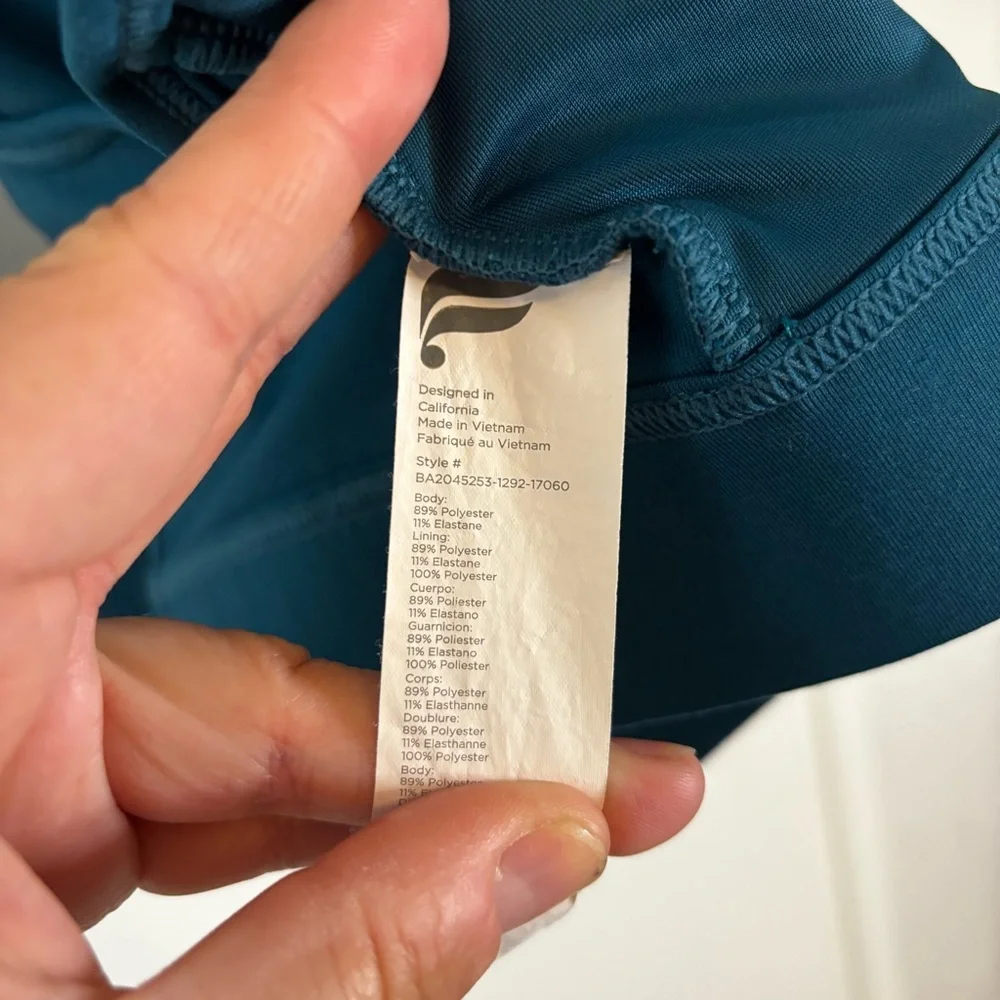 Fabletics Blare Cross Back Sports Bra - Picture 8 of 12